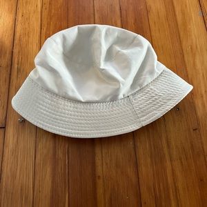White bucket hat